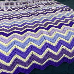 Vintage handmade purple crochet ripple afghan lap blanket 60” x 38”
